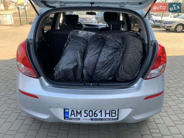 Сірий Хендай і20, об'ємом двигуна 1.1 л та пробігом 125 тис. км за 6499 $, фото 27 на Automoto.ua