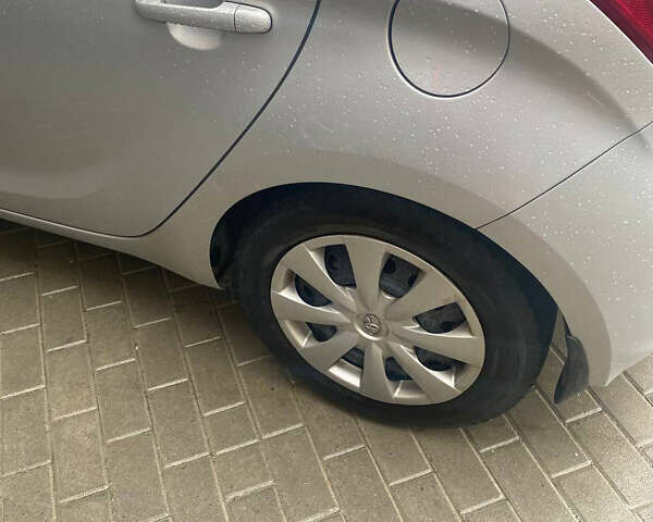 Сірий Хендай і20, об'ємом двигуна 1.25 л та пробігом 193 тис. км за 5800 $, фото 8 на Automoto.ua