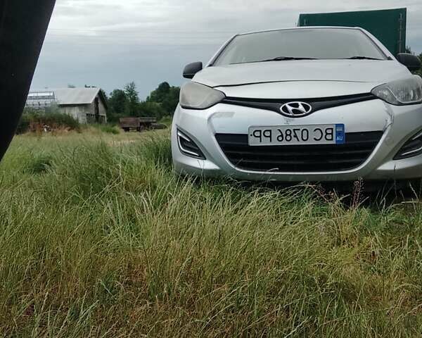 Сірий Хендай і20, об'ємом двигуна 1.25 л та пробігом 300 тис. км за 5200 $, фото 3 на Automoto.ua