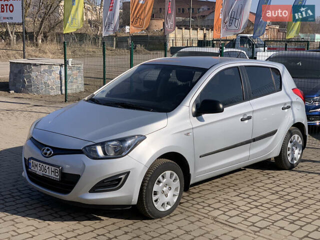Сірий Хендай і20, об'ємом двигуна 1.1 л та пробігом 125 тис. км за 6499 $, фото 2 на Automoto.ua