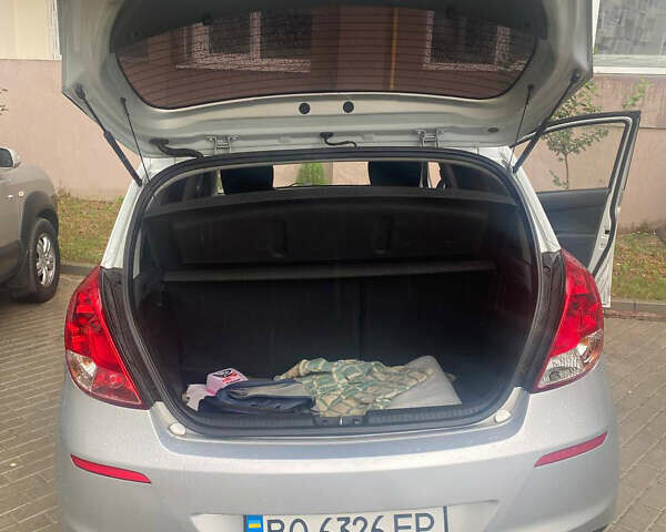 Сірий Хендай і20, об'ємом двигуна 1.25 л та пробігом 193 тис. км за 5800 $, фото 4 на Automoto.ua