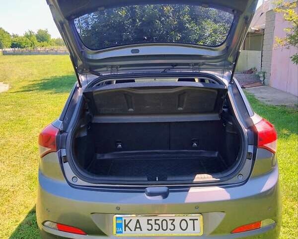 Серый Хендай и20, объемом двигателя 1.12 л и пробегом 172 тыс. км за 10500 $, фото 21 на Automoto.ua