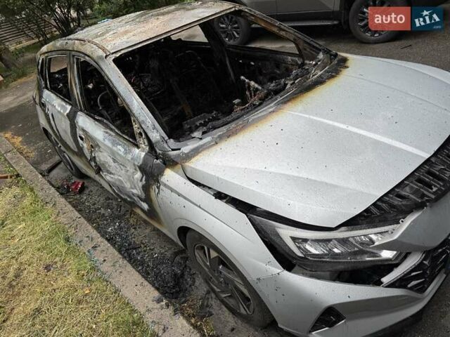 Серый Хендай и20, объемом двигателя 1 л и пробегом 57 тыс. км за 8000 $, фото 4 на Automoto.ua