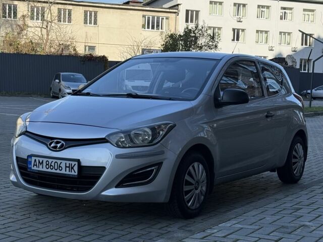 Серый Хендай и20, объемом двигателя 1.2 л и пробегом 198 тыс. км за 4300 $, фото 2 на Automoto.ua