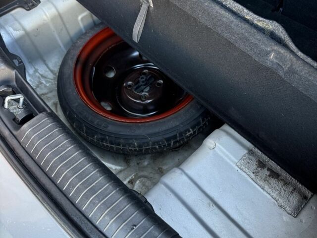 Серый Хендай и20, объемом двигателя 1.2 л и пробегом 198 тыс. км за 4300 $, фото 13 на Automoto.ua