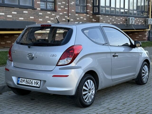 Серый Хендай и20, объемом двигателя 1.2 л и пробегом 198 тыс. км за 4300 $, фото 6 на Automoto.ua