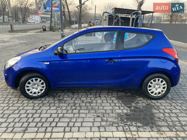 Синій Хендай і20, об'ємом двигуна 1.25 л та пробігом 170 тис. км за 3900 $, фото 1 на Automoto.ua