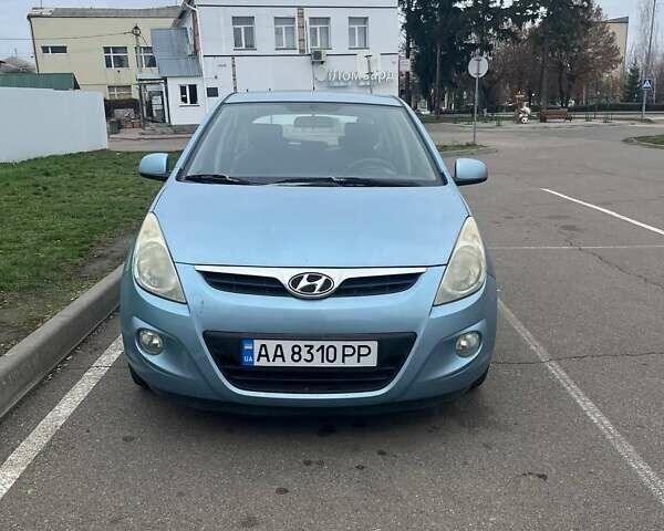 Синій Хендай і20, об'ємом двигуна 1.4 л та пробігом 302 тис. км за 5500 $, фото 1 на Automoto.ua