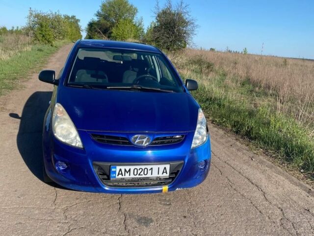 Синій Хендай і20, об'ємом двигуна 1.4 л та пробігом 230 тис. км за 3700 $, фото 2 на Automoto.ua