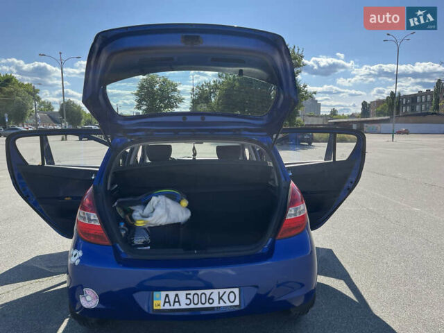 Синий Хендай и20, объемом двигателя 1.4 л и пробегом 180 тыс. км за 7400 $, фото 3 на Automoto.ua