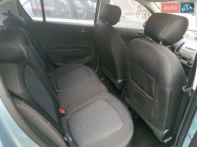 Синій Хендай і20, об'ємом двигуна 1.4 л та пробігом 112 тис. км за 7500 $, фото 2 на Automoto.ua