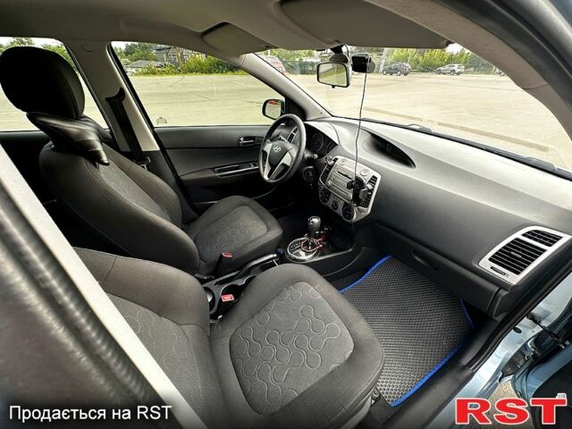 Синий Хендай и20, объемом двигателя 1.4 л и пробегом 50 тыс. км за 8400 $, фото 11 на Automoto.ua