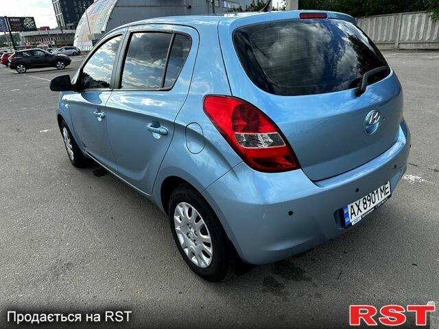 Синий Хендай и20, объемом двигателя 1.4 л и пробегом 50 тыс. км за 8400 $, фото 4 на Automoto.ua