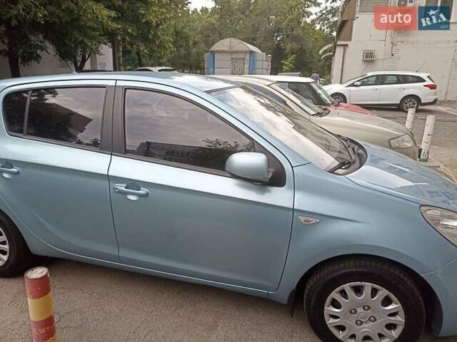 Синій Хендай і20, об'ємом двигуна 1.4 л та пробігом 112 тис. км за 7500 $, фото 4 на Automoto.ua