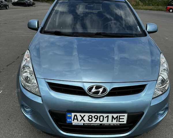 Синий Хендай и20, объемом двигателя 1.4 л и пробегом 50 тыс. км за 8700 $, фото 1 на Automoto.ua