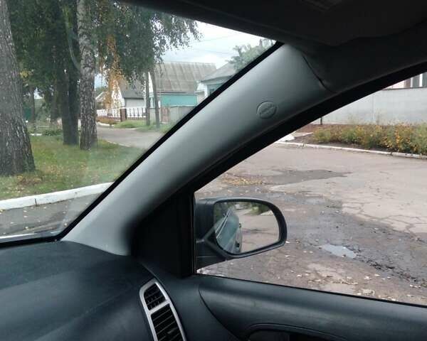 Синій Хендай і20, об'ємом двигуна 1.2 л та пробігом 300 тис. км за 4050 $, фото 9 на Automoto.ua