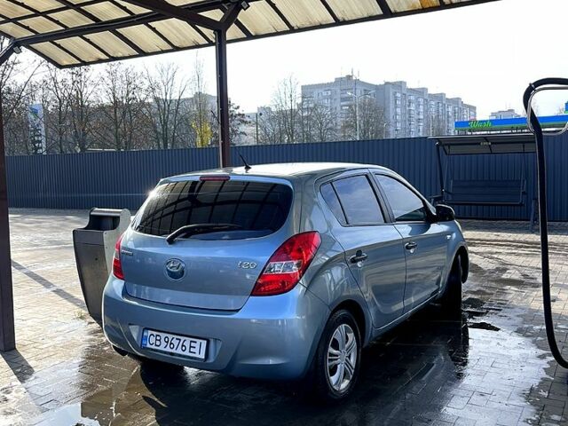 Синій Хендай і20, об'ємом двигуна 1.2 л та пробігом 20600 тис. км за 4000 $, фото 3 на Automoto.ua