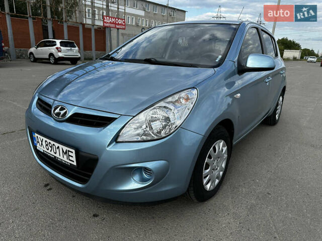Синий Хендай и20, объемом двигателя 1.4 л и пробегом 50 тыс. км за 8700 $, фото 2 на Automoto.ua