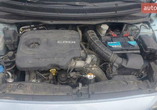 Синий Хендай и20, объемом двигателя 1.1 л и пробегом 180 тыс. км за 5900 $, фото 4 на Automoto.ua