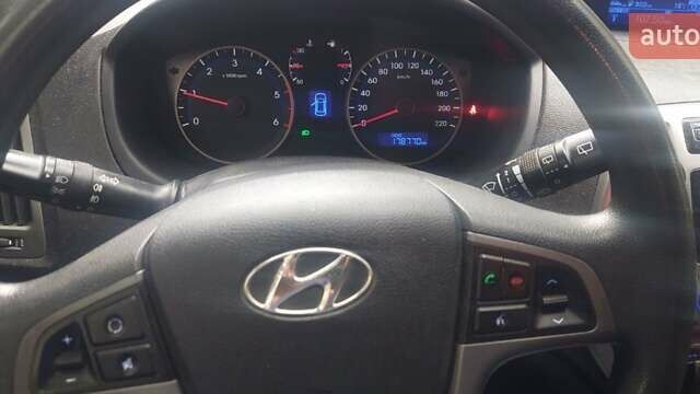 Синий Хендай и20, объемом двигателя 1.1 л и пробегом 180 тыс. км за 5900 $, фото 5 на Automoto.ua