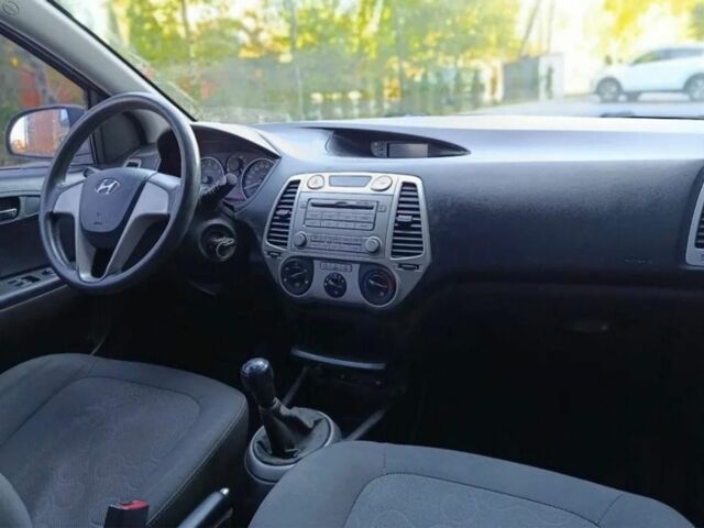 Синий Хендай и20, объемом двигателя 1.2 л и пробегом 209 тыс. км за 3900 $, фото 7 на Automoto.ua