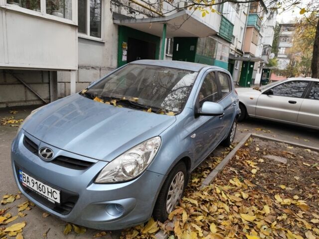 Синий Хендай и20, объемом двигателя 1.4 л и пробегом 120 тыс. км за 4786 $, фото 7 на Automoto.ua