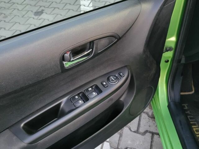 Зеленый Хендай и20, объемом двигателя 1.4 л и пробегом 98 тыс. км за 7200 $, фото 5 на Automoto.ua