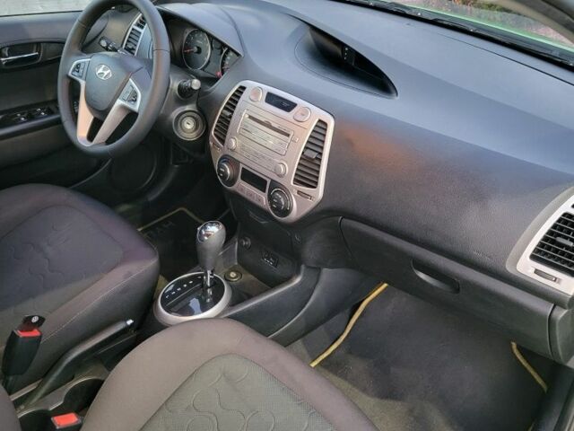 Зеленый Хендай и20, объемом двигателя 1.4 л и пробегом 98 тыс. км за 7200 $, фото 7 на Automoto.ua