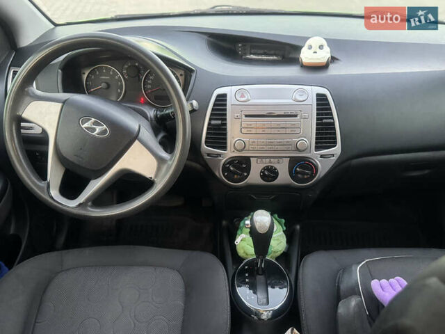 Зеленый Хендай и20, объемом двигателя 1.4 л и пробегом 125 тыс. км за 8000 $, фото 10 на Automoto.ua