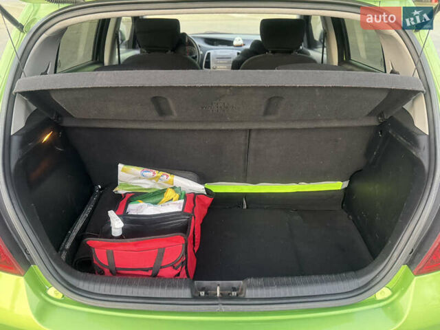 Зеленый Хендай и20, объемом двигателя 1.4 л и пробегом 125 тыс. км за 8000 $, фото 9 на Automoto.ua