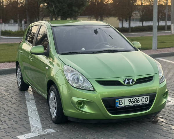 Зеленый Хендай и20, объемом двигателя 1.4 л и пробегом 125 тыс. км за 8000 $, фото 2 на Automoto.ua