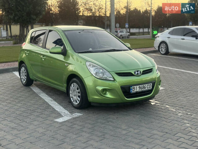 Зеленый Хендай и20, объемом двигателя 1.4 л и пробегом 125 тыс. км за 8000 $, фото 3 на Automoto.ua