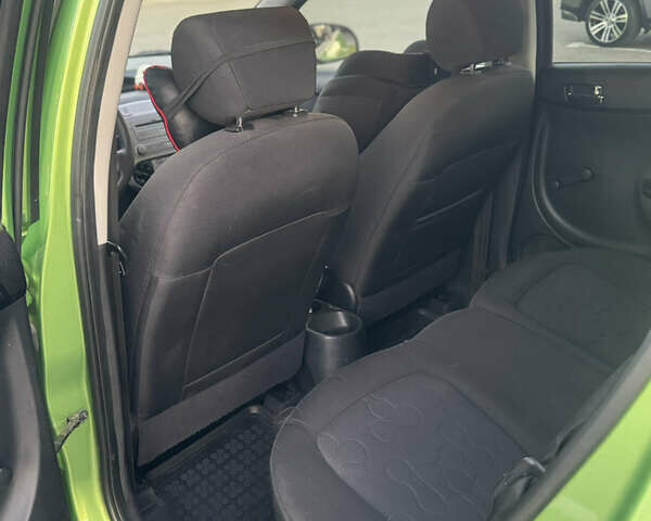 Зеленый Хендай и20, объемом двигателя 1.4 л и пробегом 125 тыс. км за 8000 $, фото 11 на Automoto.ua