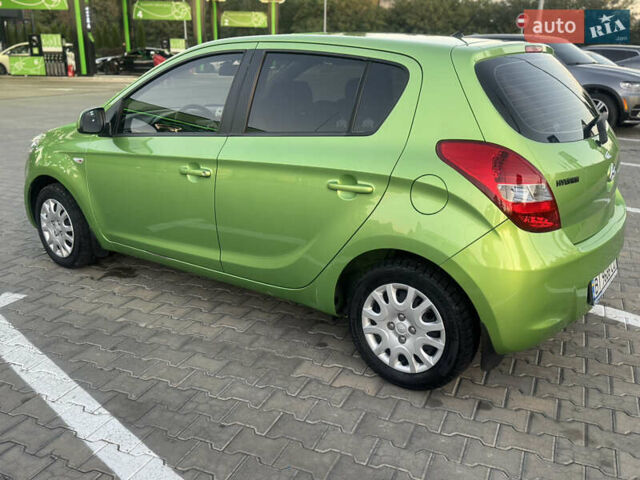 Зеленый Хендай и20, объемом двигателя 1.4 л и пробегом 125 тыс. км за 8000 $, фото 6 на Automoto.ua