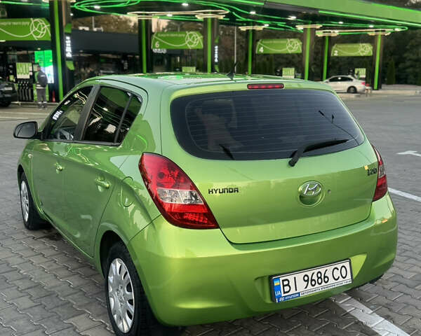 Зеленый Хендай и20, объемом двигателя 1.4 л и пробегом 125 тыс. км за 8000 $, фото 7 на Automoto.ua