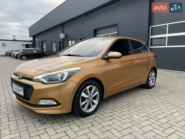 Оранжевый Хендай и20, объемом двигателя 1.37 л и пробегом 82 тыс. км за 12300 $, фото 5 на Automoto.ua
