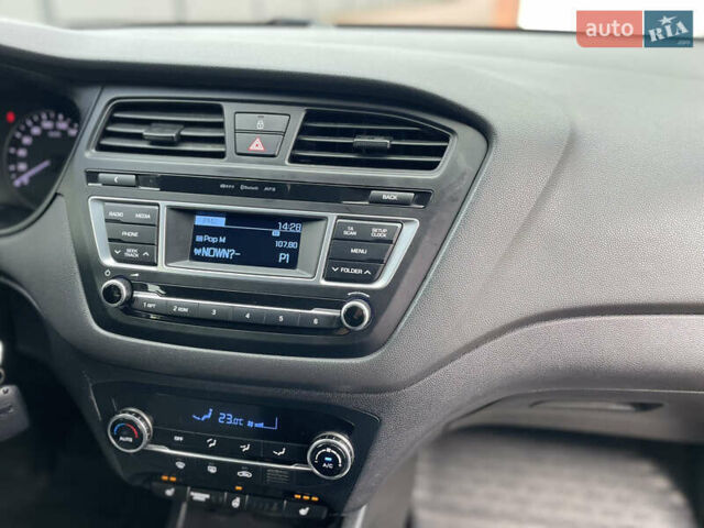 Оранжевый Хендай и20, объемом двигателя 1.37 л и пробегом 82 тыс. км за 12300 $, фото 42 на Automoto.ua