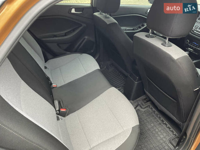 Оранжевый Хендай и20, объемом двигателя 1.37 л и пробегом 82 тыс. км за 12300 $, фото 37 на Automoto.ua