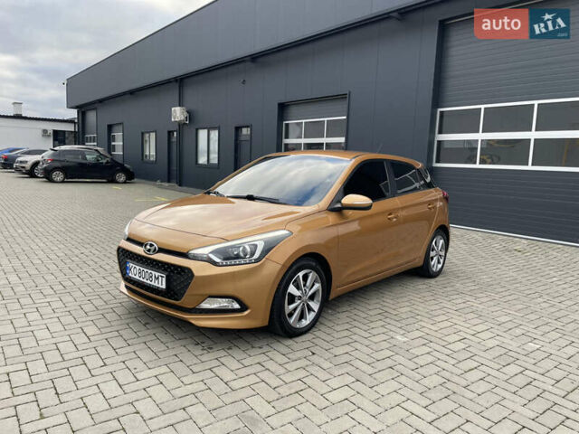 Оранжевый Хендай и20, объемом двигателя 1.37 л и пробегом 82 тыс. км за 12300 $, фото 1 на Automoto.ua
