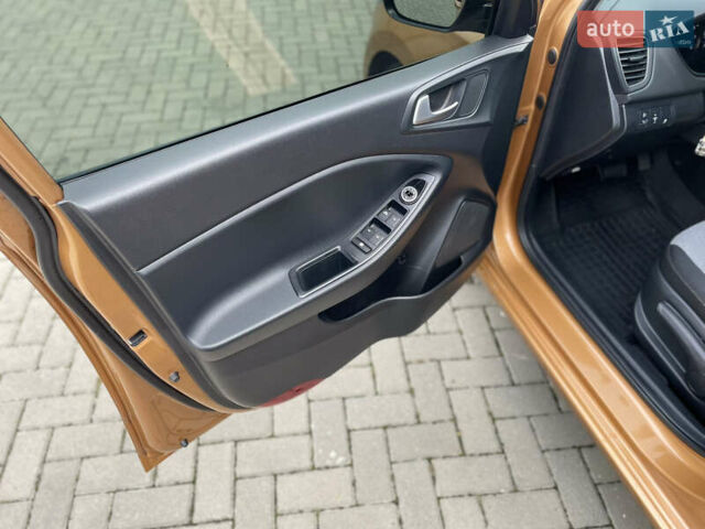 Оранжевый Хендай и20, объемом двигателя 1.37 л и пробегом 82 тыс. км за 12300 $, фото 35 на Automoto.ua