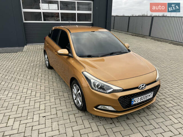 Оранжевый Хендай и20, объемом двигателя 1.37 л и пробегом 82 тыс. км за 12300 $, фото 9 на Automoto.ua