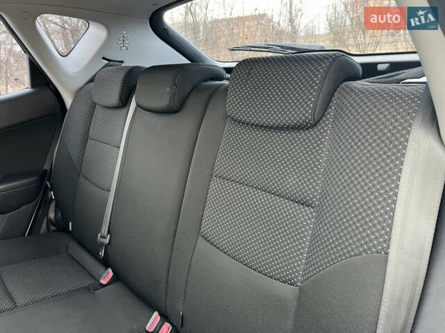 Белый Хендай i30, объемом двигателя 1.4 л и пробегом 190 тыс. км за 4800 $, фото 16 на Automoto.ua