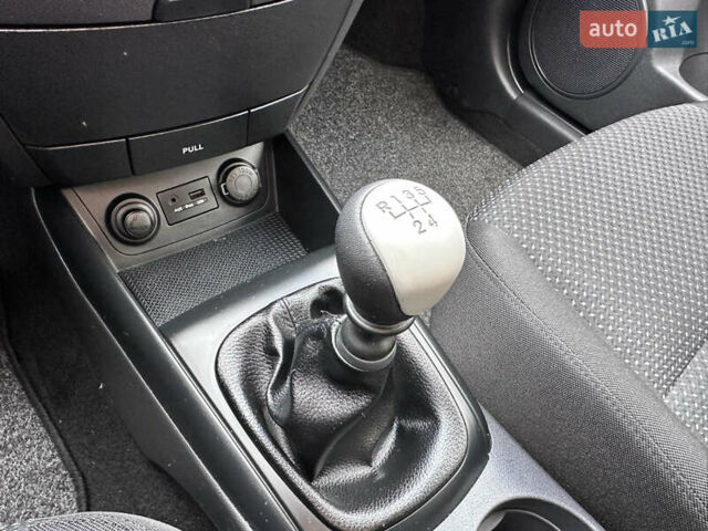 Белый Хендай i30, объемом двигателя 1.4 л и пробегом 203 тыс. км за 6600 $, фото 22 на Automoto.ua