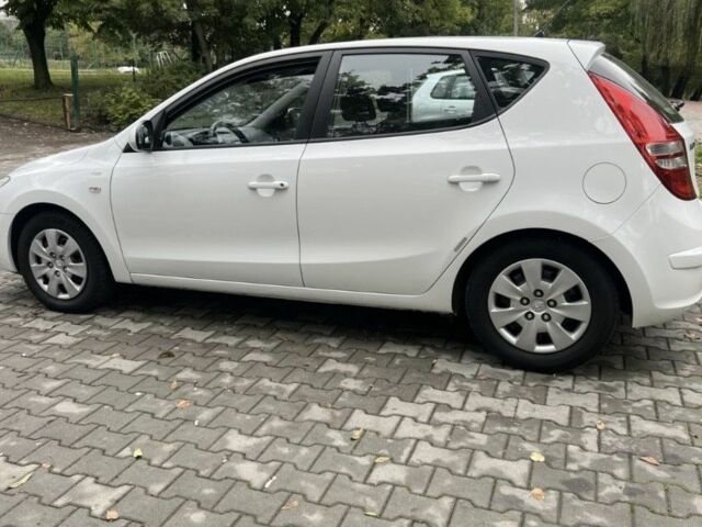 Белый Хендай i30, объемом двигателя 1.6 л и пробегом 210 тыс. км за 5999 $, фото 8 на Automoto.ua