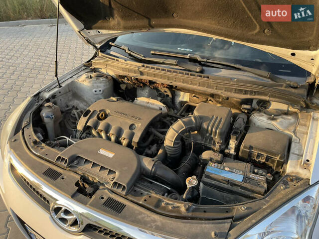 Белый Хендай i30, объемом двигателя 1.4 л и пробегом 160 тыс. км за 6700 $, фото 14 на Automoto.ua