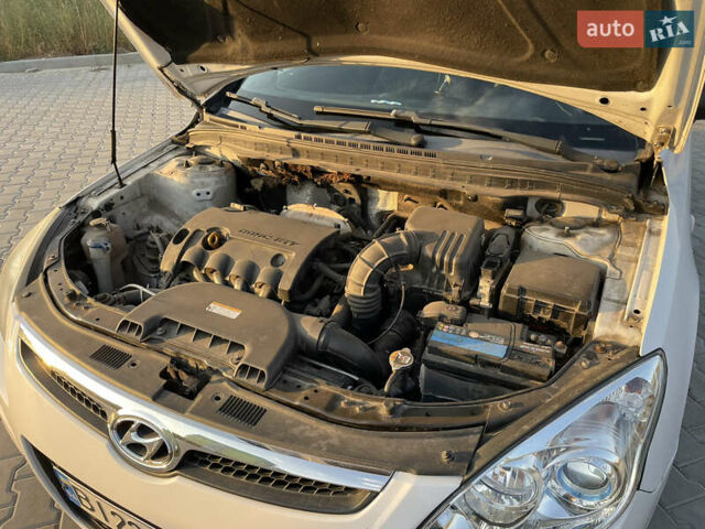 Белый Хендай i30, объемом двигателя 1.4 л и пробегом 160 тыс. км за 6700 $, фото 13 на Automoto.ua