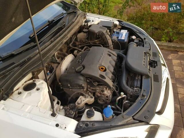 Белый Хендай i30, объемом двигателя 1.59 л и пробегом 218 тыс. км за 6700 $, фото 25 на Automoto.ua