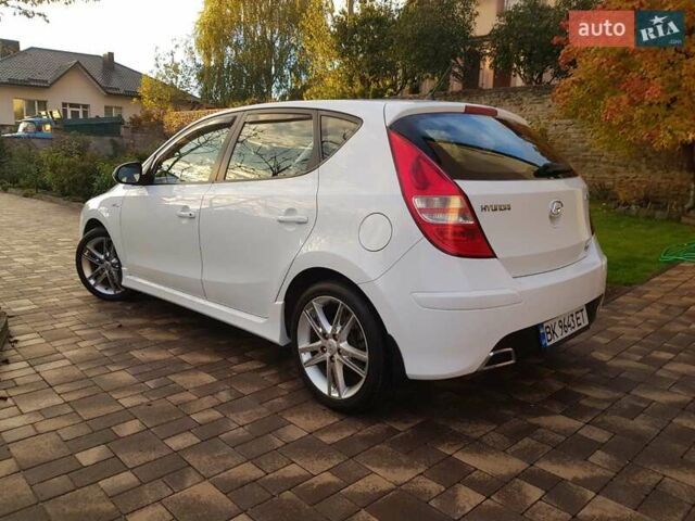 Белый Хендай i30, объемом двигателя 1.59 л и пробегом 218 тыс. км за 6700 $, фото 6 на Automoto.ua