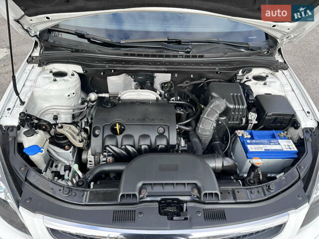 Белый Хендай i30, объемом двигателя 1.4 л и пробегом 203 тыс. км за 6600 $, фото 27 на Automoto.ua