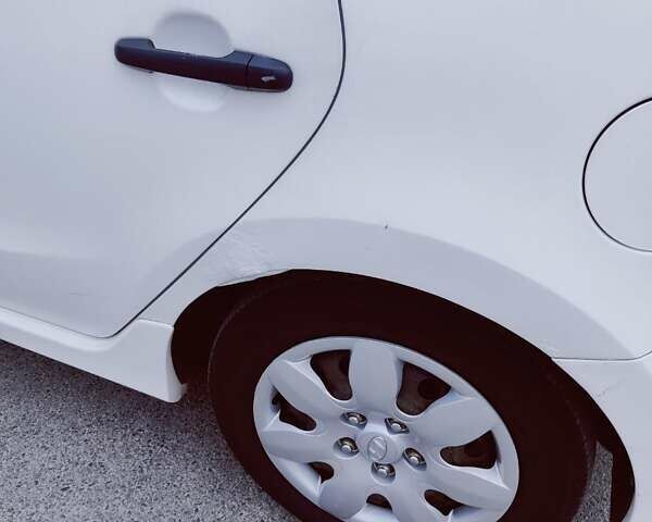 Белый Хендай i30, объемом двигателя 1.6 л и пробегом 163 тыс. км за 6500 $, фото 8 на Automoto.ua